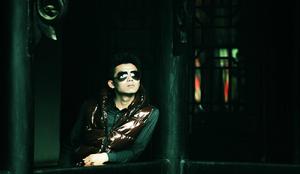 《門縫窺人》作者：易白