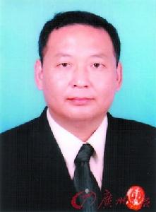 穿法袍上訪法官 穿法袍上訪法官