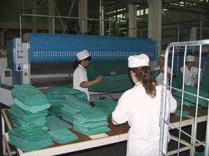 &&從丹麥引進的摺疊機，自動化程度高