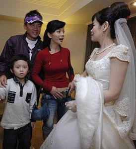 狄鶯和他的家人