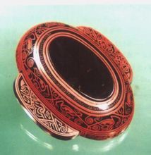 西漢黑漆朱繪雷鳳紋耳杯 西漢黑漆朱繪雷鳳紋耳杯