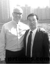 托尼&middot;巴贊(左)