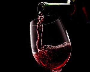 亮碧思紅葡萄酒