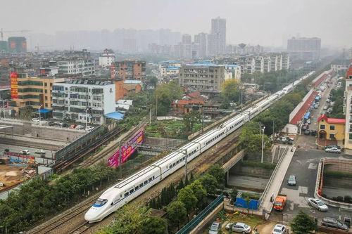京九鐵路部分路段運行CRH2型高速動車組列車