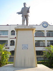 雷蒙馬賽科技大學