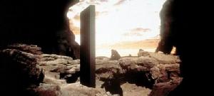 在2001年科幻片《太空奧德賽》中的黑色岩石紀念碑