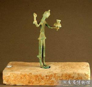 南朝磚座舞蹈人物青銅俑