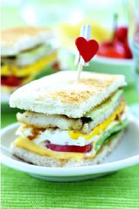 鯛魚煎蛋三明治