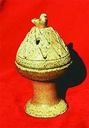 東漢越窯褐釉香熏