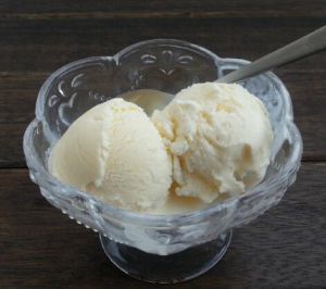 牛奶冰淇淋 牛奶冰淇淋