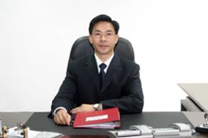 曾中全：重慶建峰化工股份有限公司董事長、黨委書記。