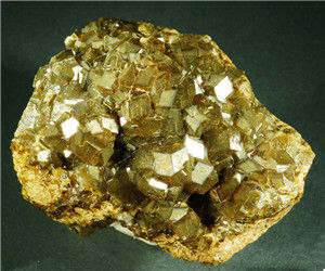 鈣鐵榴石 鈣鐵榴石