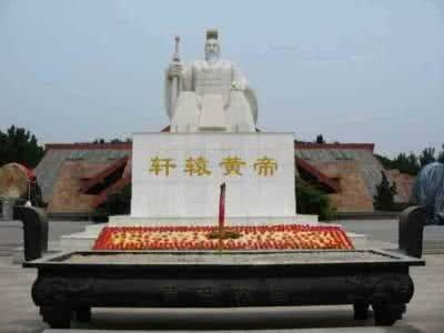 此座帝陵幾千年來無人敢盜,連孫殿英都不敢,見了還得跪拜磕頭