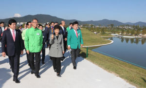 朴槿惠:新村運動精神將創造第二個漢江奇蹟