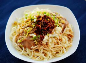 家常熱乾麵 家常熱乾麵