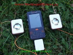 索尼愛立信 w950瞄準iPodnano索愛音樂機皇W950點評