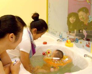 嬰兒泳療 嬰兒泳療