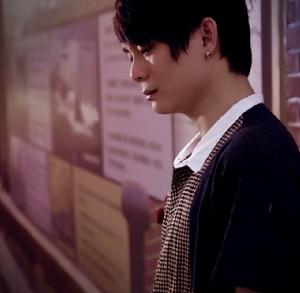 愛曾經是我犯下的錯 愛曾經是我犯下的錯