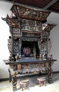 清代香樟木餘慶堂神龕 清代香樟木餘慶堂神龕