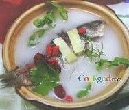 紅杞燉鯽魚 紅杞燉鯽魚