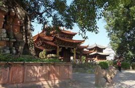 勐臥佛寺雙塔 勐臥佛寺雙塔