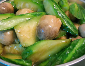 草菇燒絲瓜青 草菇燒絲瓜青