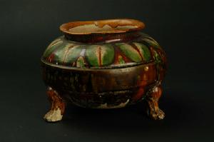 唐綠釉三彩爐 唐綠釉三彩爐