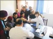 巴州麗人醫院醫療自願者團隊開展送健康下鄉義診活動