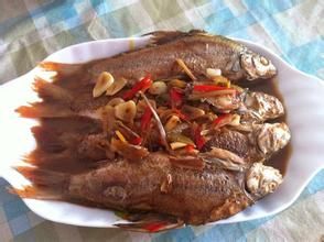 紅燒小魚頭 紅燒小魚頭