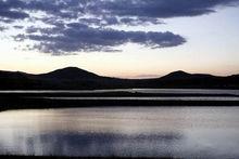 《清凌凌的水藍瑩瑩的天》