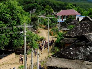 叭尖小寨村 叭尖小寨村