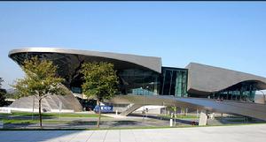 該圖是寶馬世界,不是寶馬博物館