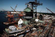 1983年在英格爾斯造船廠乾船塢進行改造