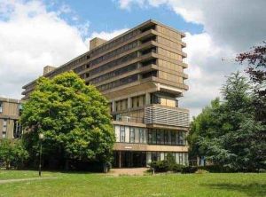 巴斯大學管理學院 巴斯大學管理學院