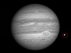 木星旁的“新視野”號探測器（紅圈所示）