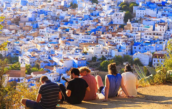 “一半海水,一半沙漠”,路過全世界最“色”的國度