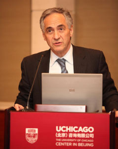 芝加哥大學校長羅伯特&middot;錦穆爾先生