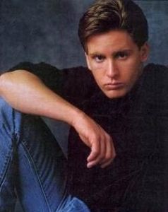 埃絲泰威茲 埃絲泰威茲