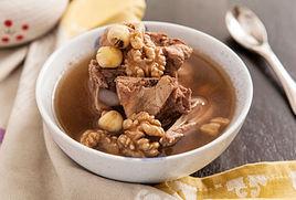 核桃蓮子煲豬骨湯 核桃蓮子煲豬骨湯