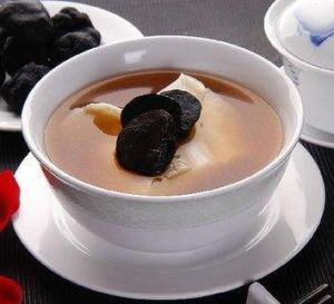 馬蹄黨參燉花膠 馬蹄黨參燉花膠