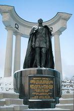 亞歷山大二世位於俄羅斯的雕像