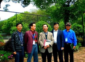 左3為省人大主任王彪老師、右2為胡迎建老師