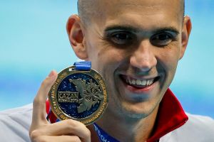 匈牙利選手拉斯洛&middot;切赫展示獎牌