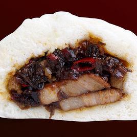 梅菜扣肉包 梅菜扣肉包