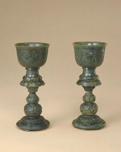 碧玉葫蘆萬代蓮座高把杯 碧玉葫蘆萬代蓮座高把杯