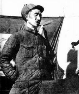 1943年3月，任抗日軍政大學校長的徐向前