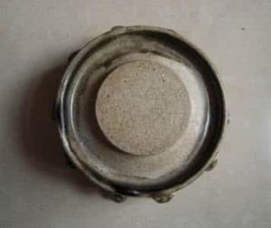 北齊安陽窯青釉多足硯 北齊安陽窯青釉多足硯