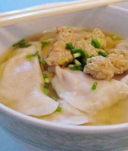 芹菜肉沫湯水餃 芹菜肉沫湯水餃