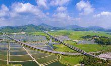廈深鐵路上跨沿海平原田園