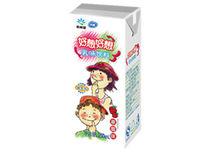 好想好想草莓味乳飲料